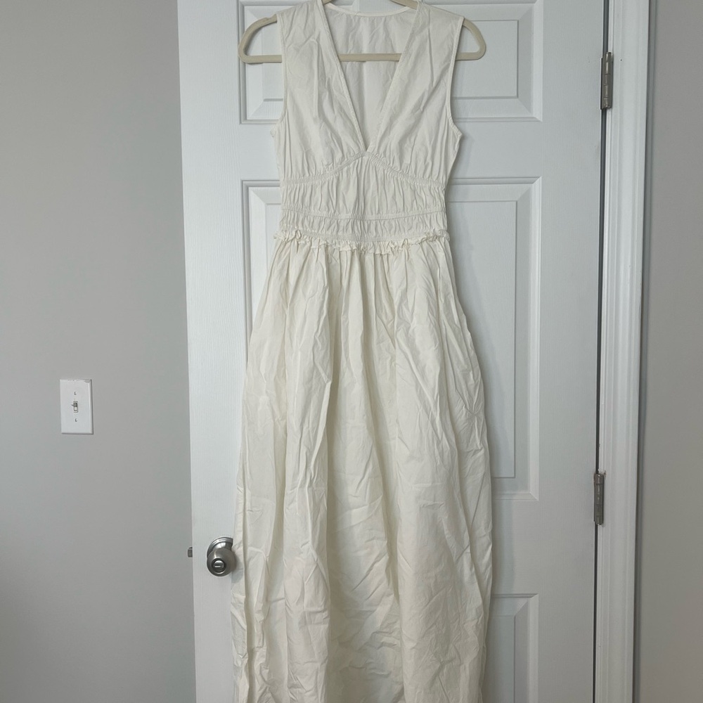 Sleeveless V-Neck Off-White Maxi Dress